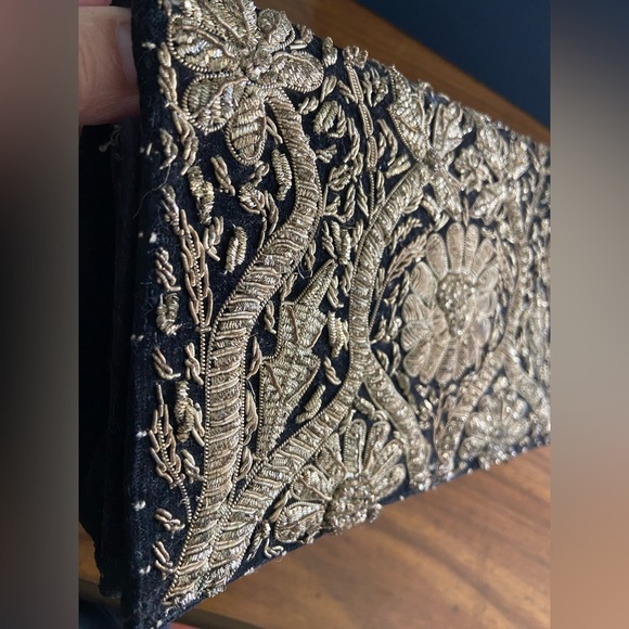 Vintage 1930s Indian Embroidered Wire Velvet Clutch Bag Purse